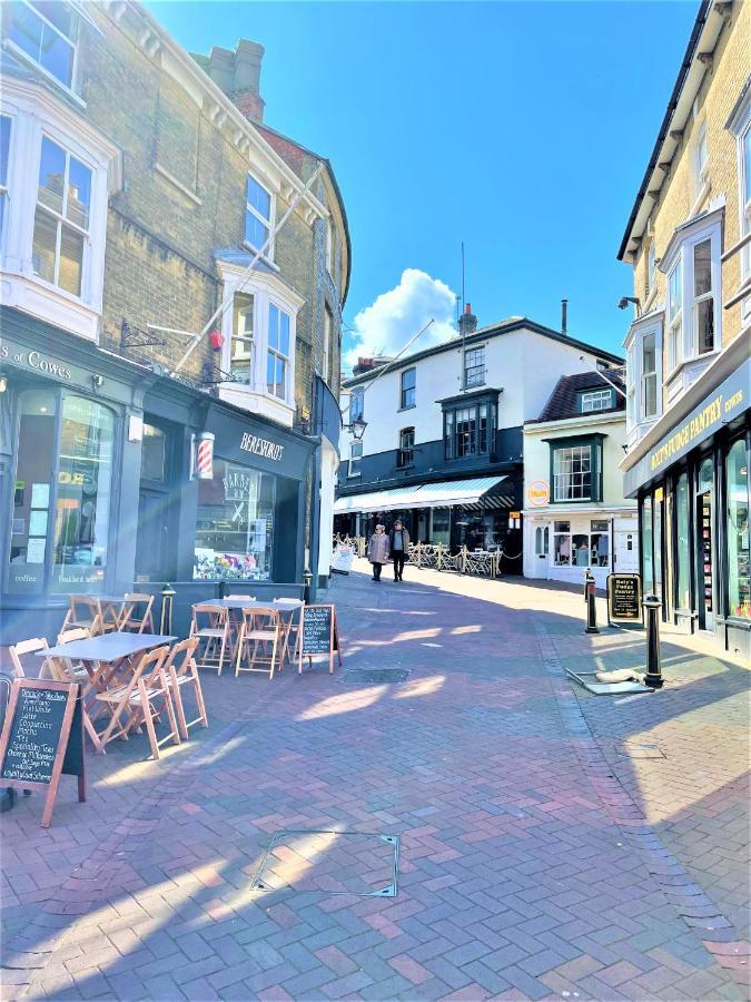 Cliffhanger 18 Castle Road Cowes  Exterior foto