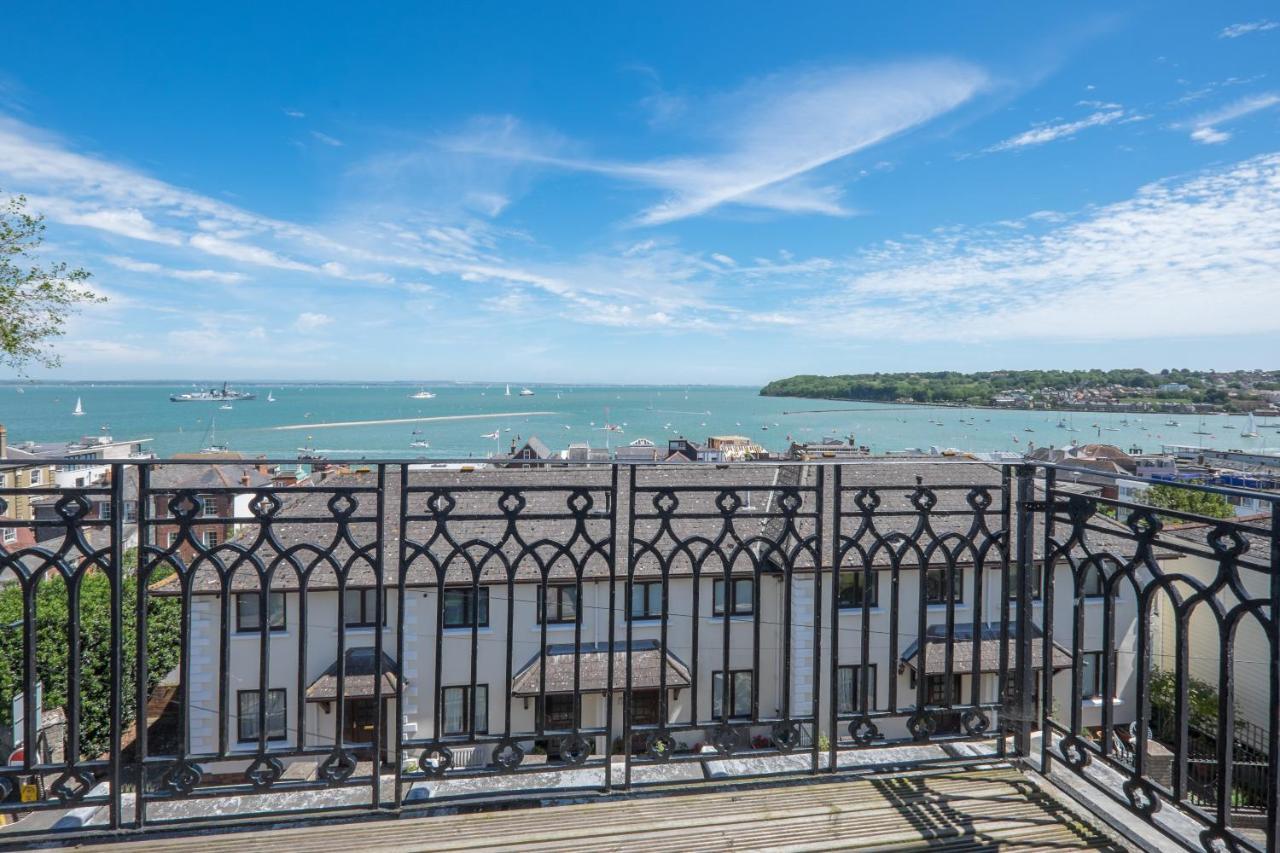 Cliffhanger 18 Castle Road Cowes  Exterior foto