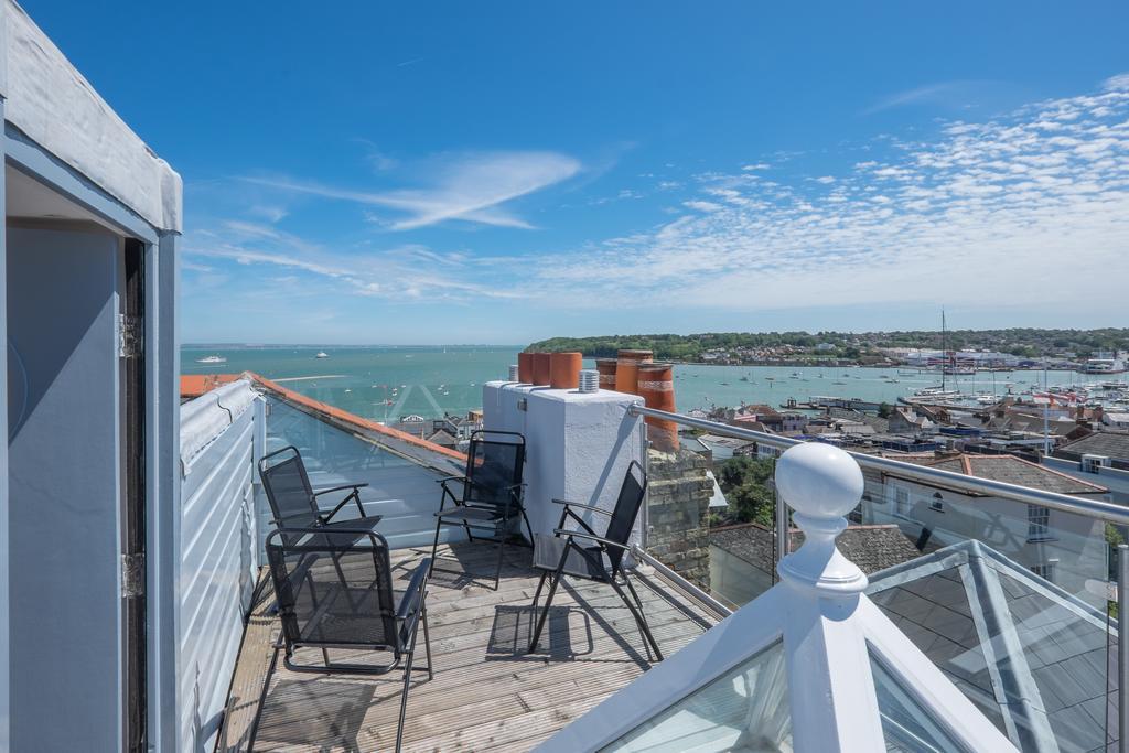 Cliffhanger 18 Castle Road Cowes  Exterior foto
